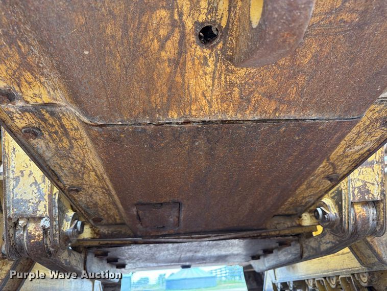 image for item FM7643 1998 Caterpillar D6M XL dozer
