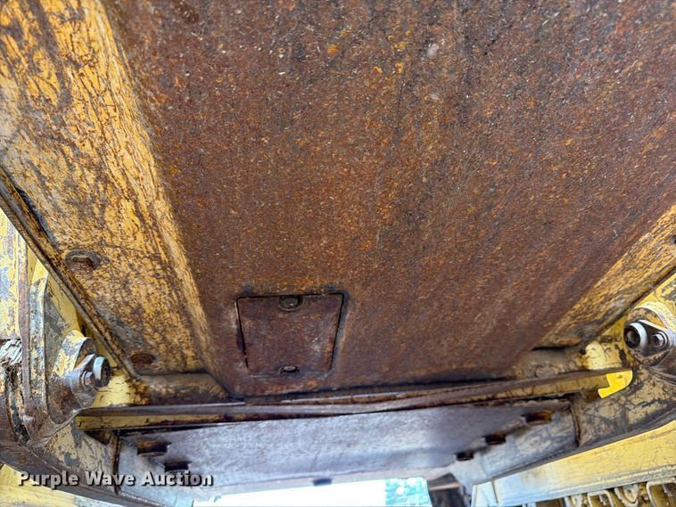 image for item FM7643 1998 Caterpillar D6M XL dozer