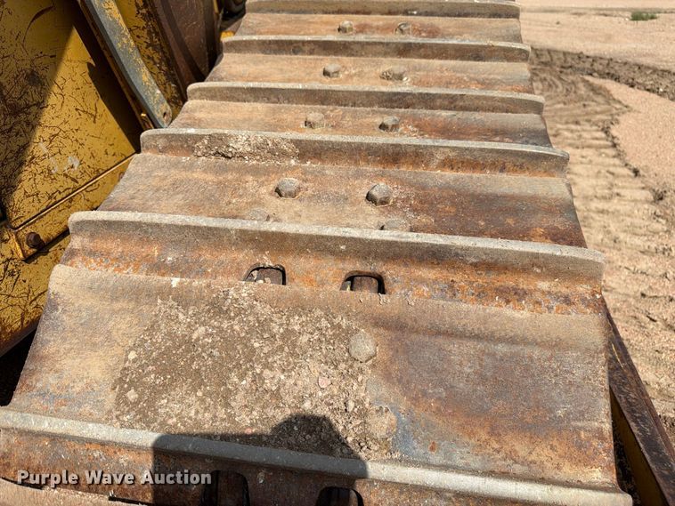 image for item FM7643 1998 Caterpillar D6M XL dozer