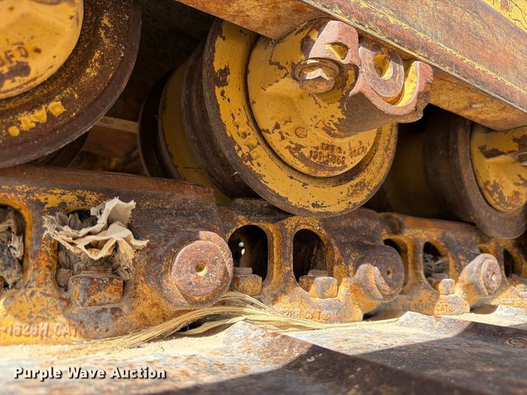 image for item FM7643 1998 Caterpillar D6M XL dozer