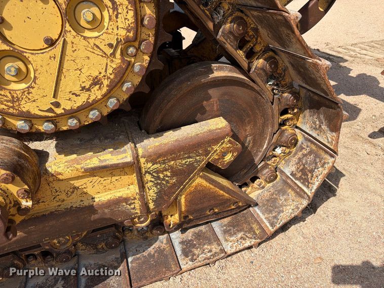 image for item FM7643 1998 Caterpillar D6M XL dozer