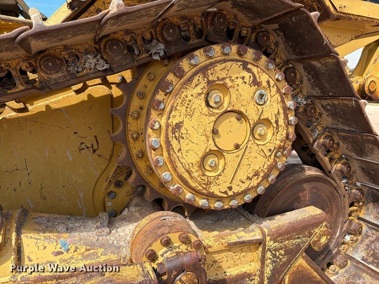 image for item FM7643 1998 Caterpillar D6M XL dozer