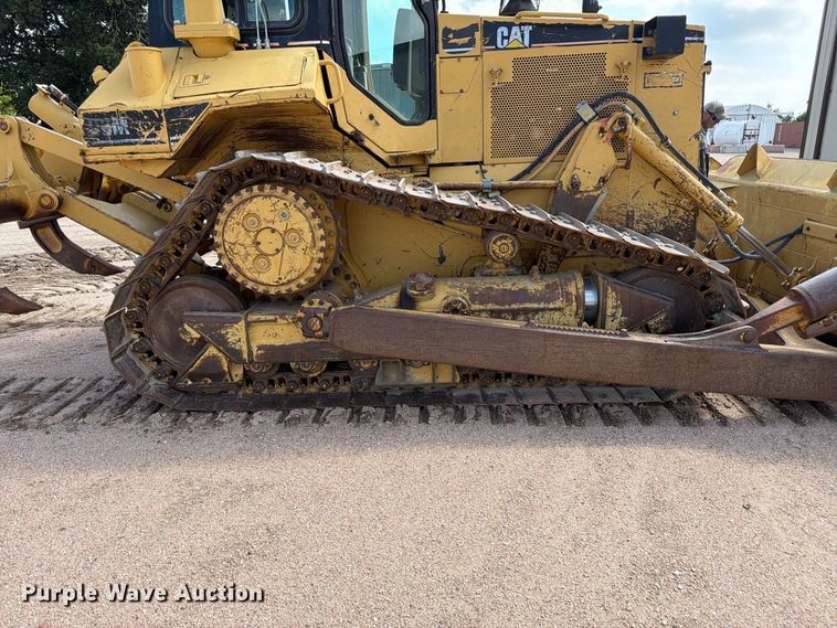 image for item FM7643 1998 Caterpillar D6M XL dozer