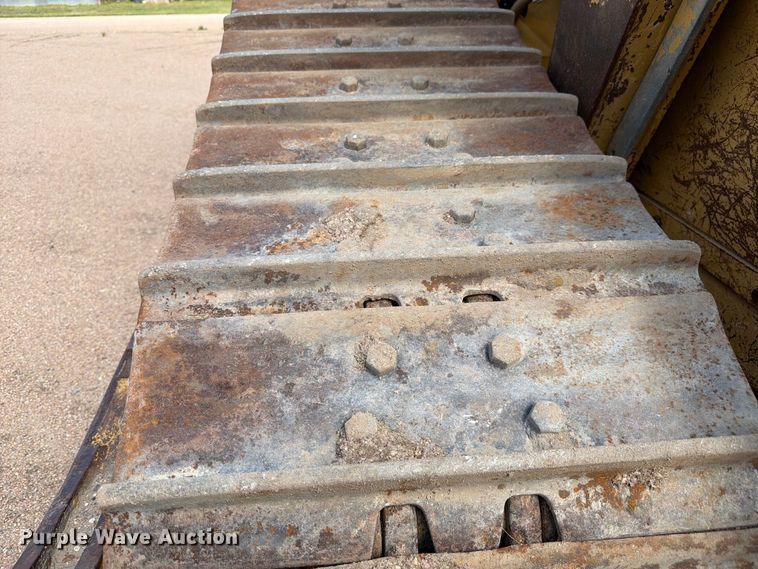 image for item FM7643 1998 Caterpillar D6M XL dozer