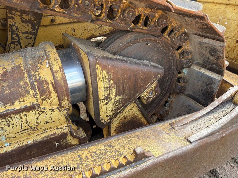 image for item FM7643 1998 Caterpillar D6M XL dozer