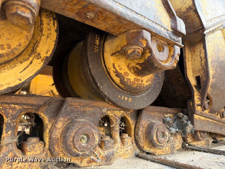 image for item FM7643 1998 Caterpillar D6M XL dozer