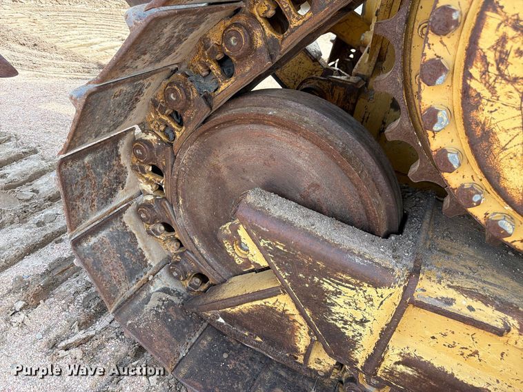 image for item FM7643 1998 Caterpillar D6M XL dozer