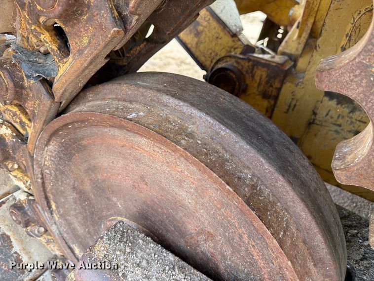 image for item FM7643 1998 Caterpillar D6M XL dozer