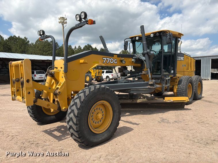 image for item FM7644 2013 John Deere 770G motor grader