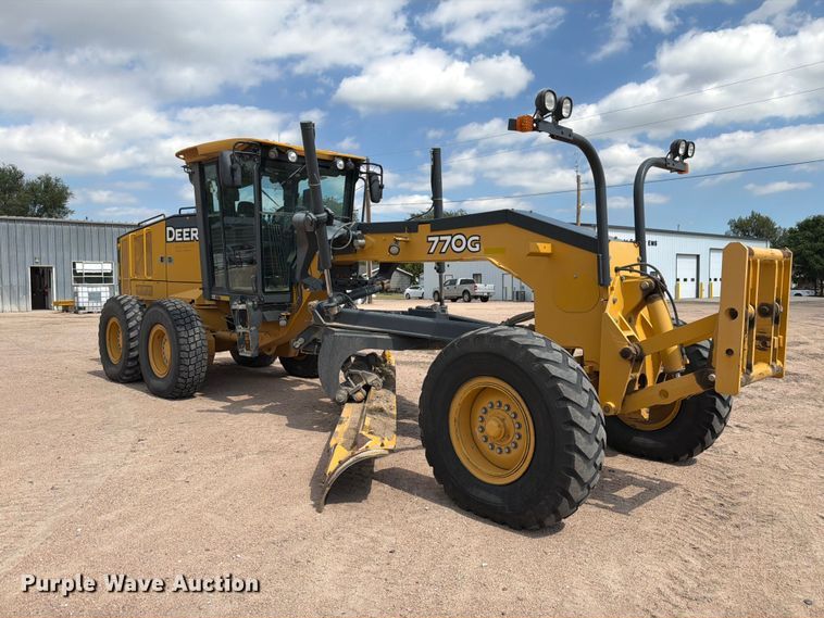 image for item FM7644 2013 John Deere 770G motor grader
