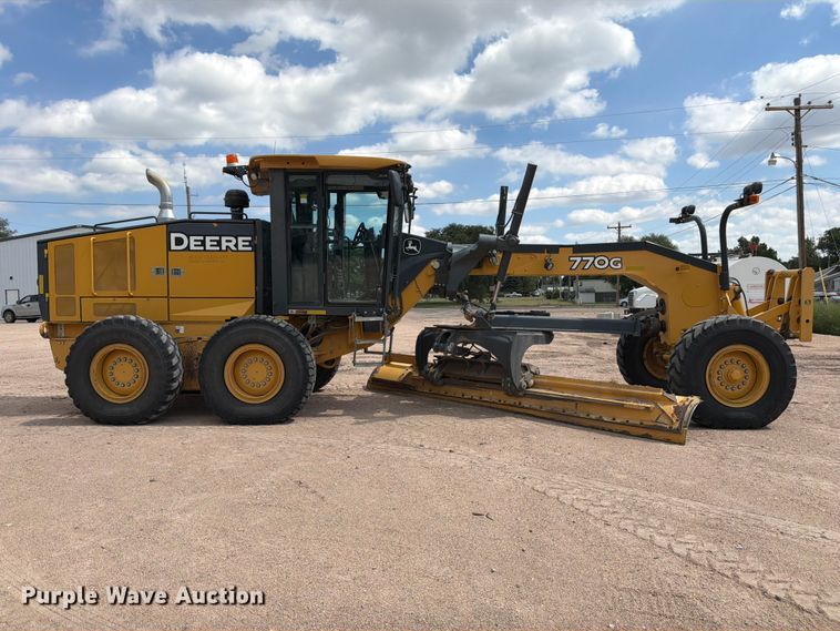 image for item FM7644 2013 John Deere 770G motor grader