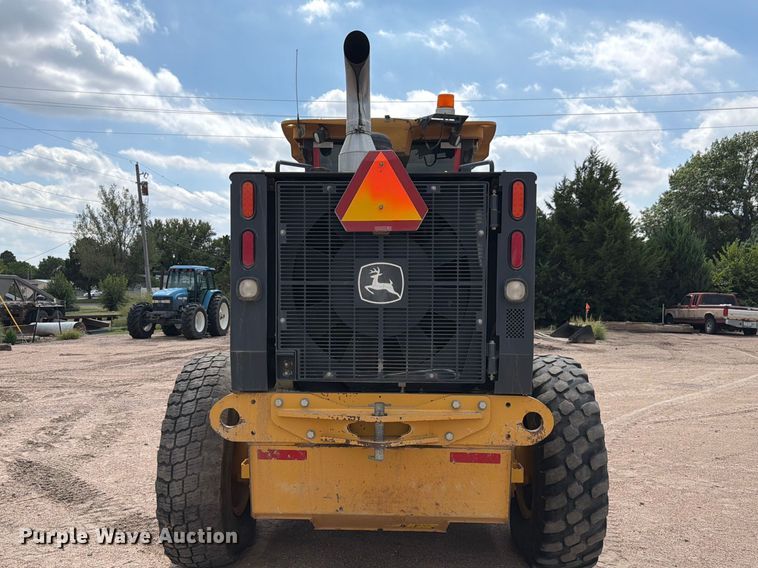 image for item FM7644 2013 John Deere 770G motor grader