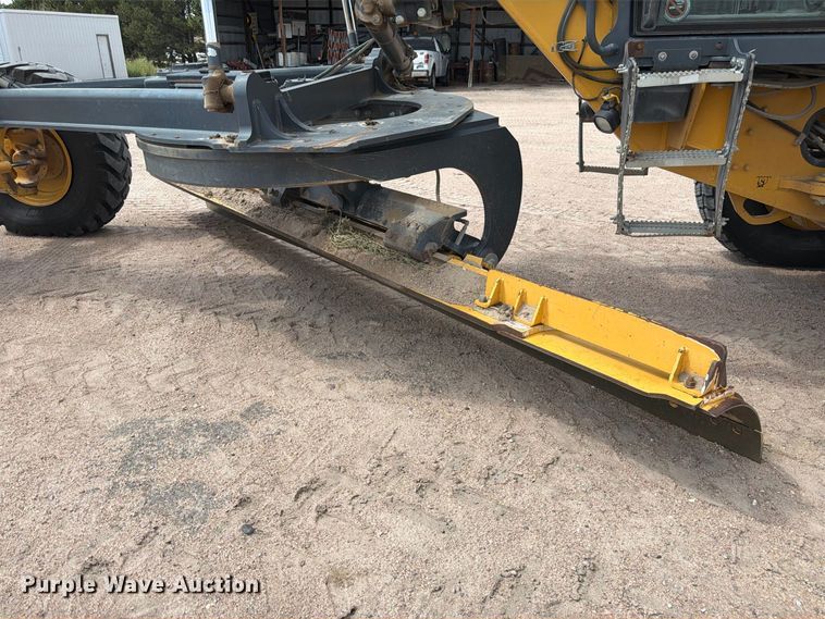 image for item FM7644 2013 John Deere 770G motor grader