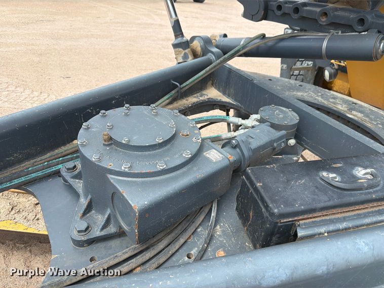image for item FM7644 2013 John Deere 770G motor grader