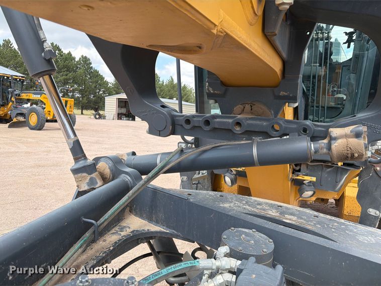 image for item FM7644 2013 John Deere 770G motor grader