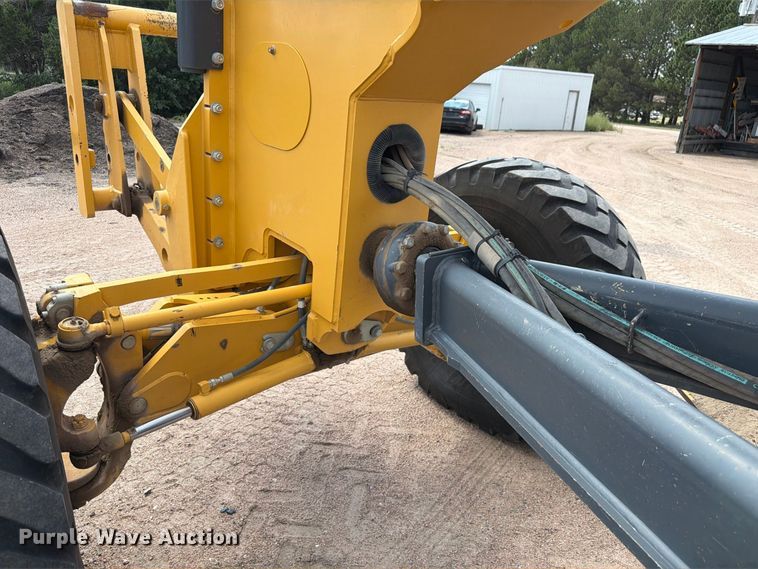 image for item FM7644 2013 John Deere 770G motor grader