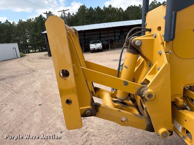 image for item FM7644 2013 John Deere 770G motor grader