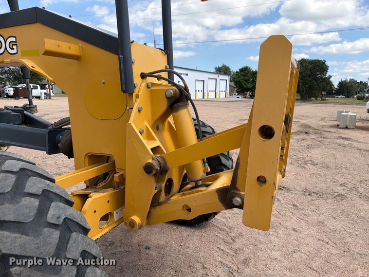 image for item FM7644 2013 John Deere 770G motor grader