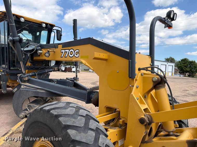 image for item FM7644 2013 John Deere 770G motor grader