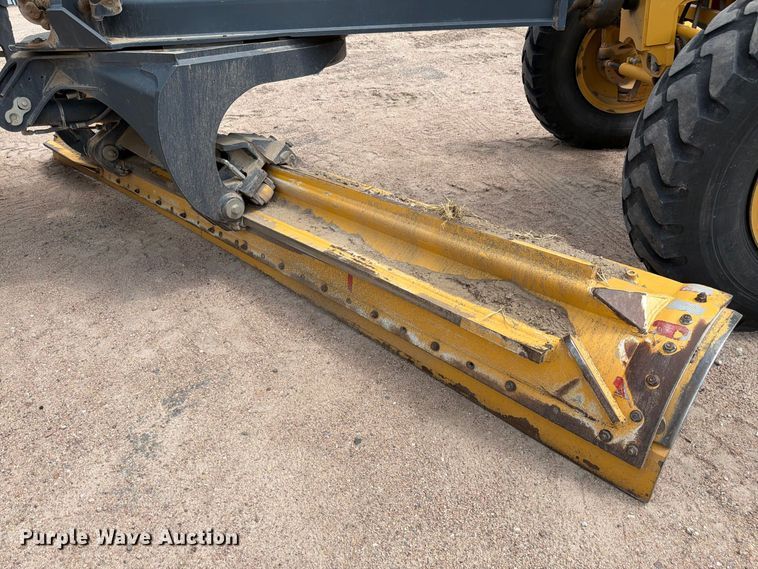 image for item FM7644 2013 John Deere 770G motor grader