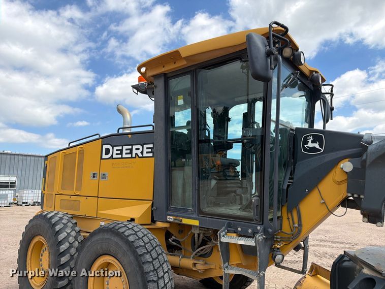 image for item FM7644 2013 John Deere 770G motor grader
