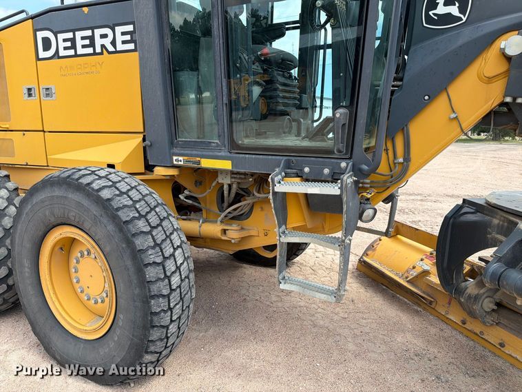 image for item FM7644 2013 John Deere 770G motor grader