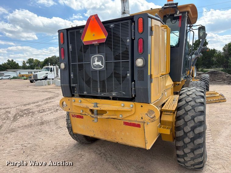 image for item FM7644 2013 John Deere 770G motor grader