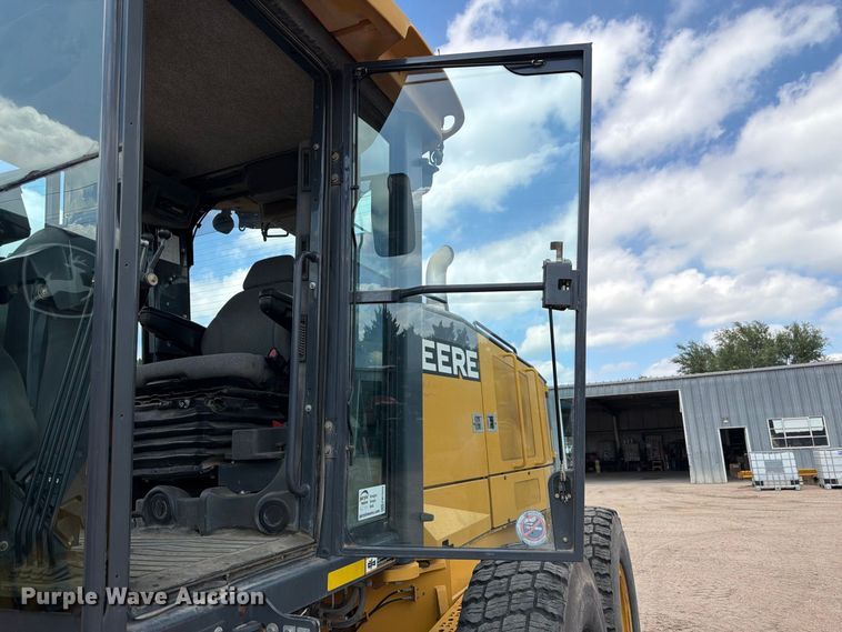 image for item FM7644 2013 John Deere 770G motor grader