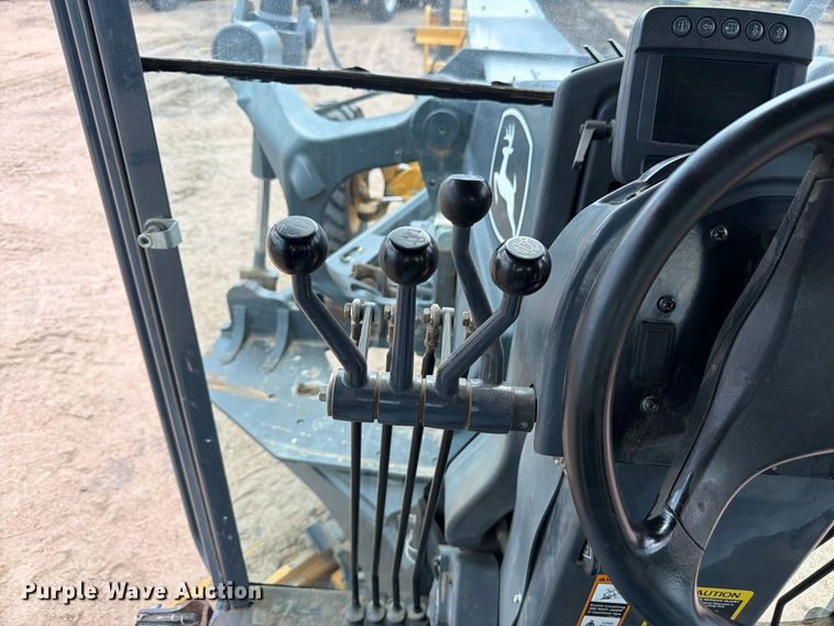 image for item FM7644 2013 John Deere 770G motor grader