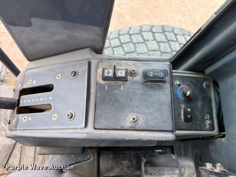 image for item FM7644 2013 John Deere 770G motor grader