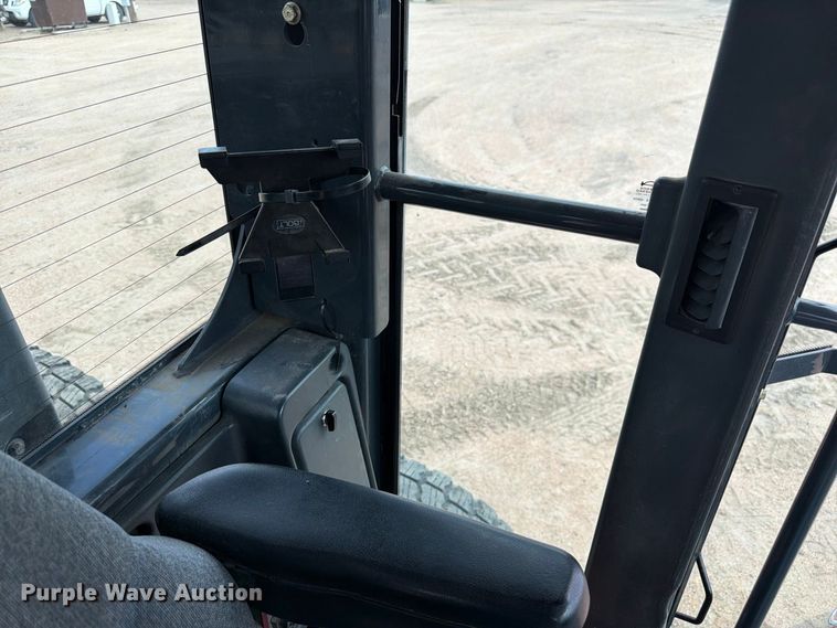 image for item FM7644 2013 John Deere 770G motor grader