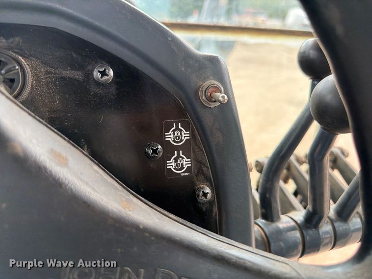 image for item FM7644 2013 John Deere 770G motor grader