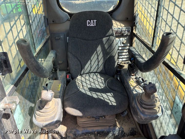 image for item FM7652 2018 Caterpillar 299D2 tracked skid steer loader