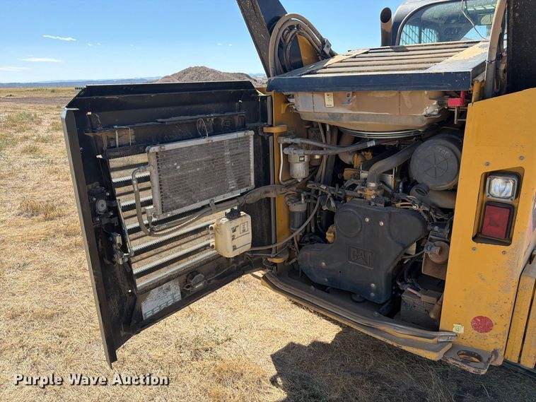 image for item FM7652 2018 Caterpillar 299D2 tracked skid steer loader