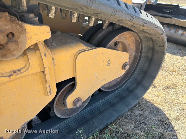 image for item FM7652 2018 Caterpillar 299D2 tracked skid steer loader
