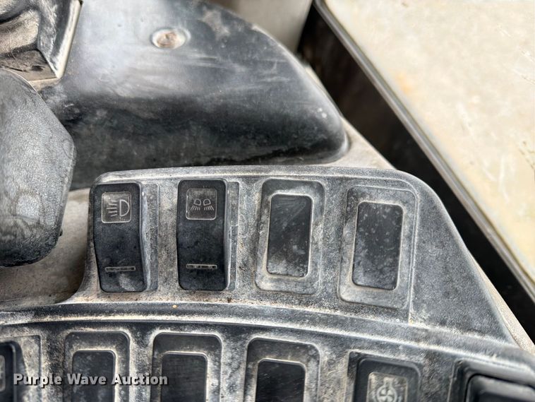 image for item FN2593 2012 Case 821F wheel loader
