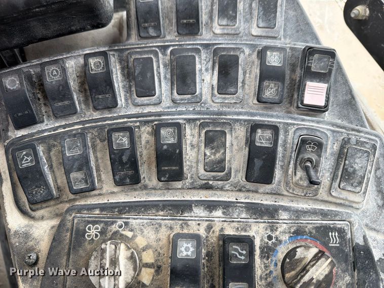 image for item FN2593 2012 Case 821F wheel loader