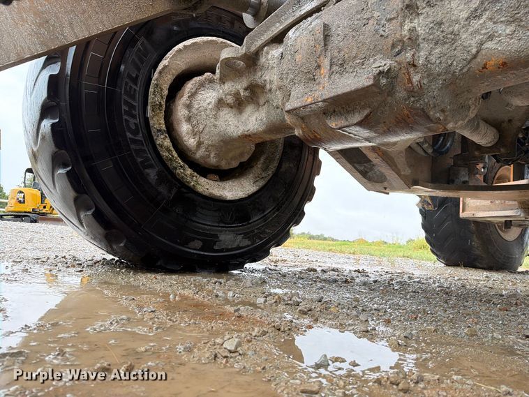image for item FN2593 2012 Case 821F wheel loader