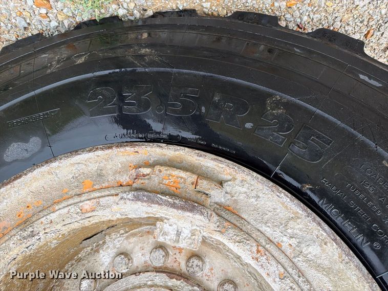 image for item FN2593 2012 Case 821F wheel loader