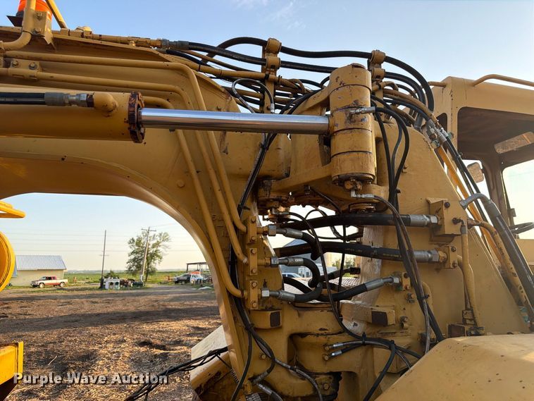 image for item FP3076 1995 Caterpillar 615C series II elevating scraper