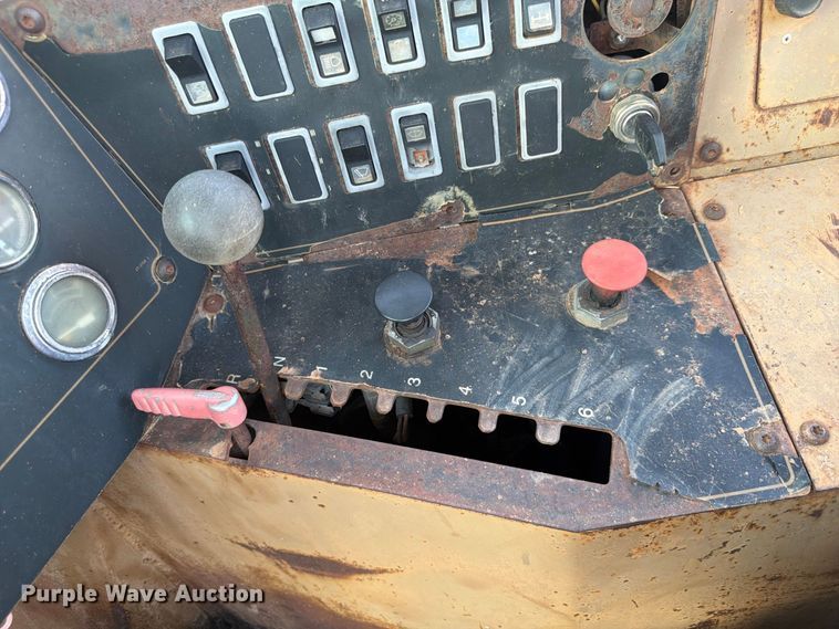image for item FP3076 1995 Caterpillar 615C series II elevating scraper