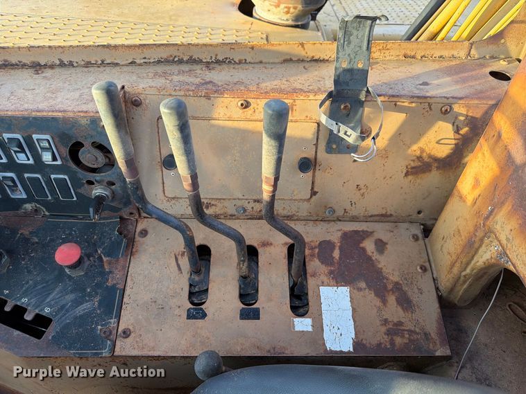 image for item FP3076 1995 Caterpillar 615C series II elevating scraper
