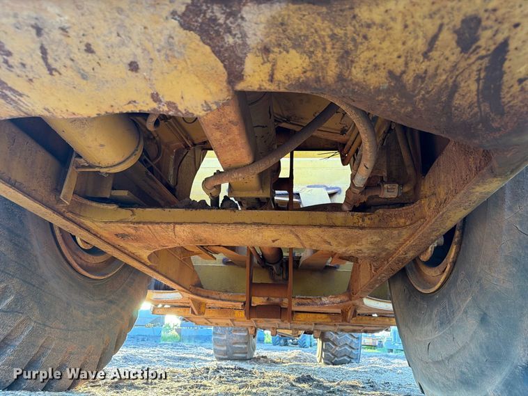 image for item FP3076 1995 Caterpillar 615C series II elevating scraper