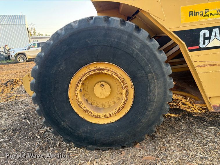 image for item FP3076 1995 Caterpillar 615C series II elevating scraper