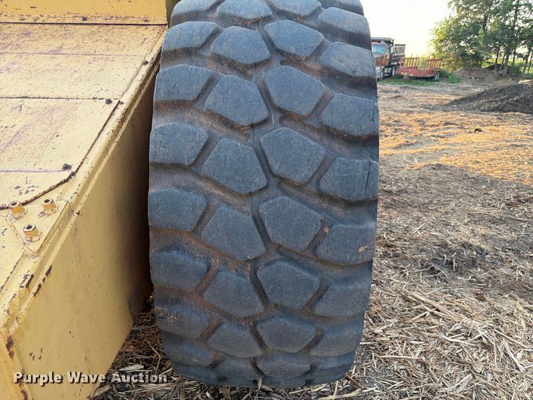 image for item FP3076 1995 Caterpillar 615C series II elevating scraper