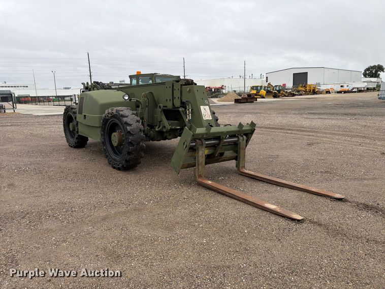 image for item FP3082 2017 Oshkosh MMV3 telehandler