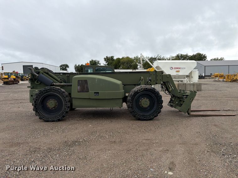 image for item FP3082 2017 Oshkosh MMV3 telehandler