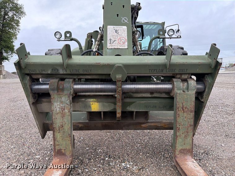 image for item FP3082 2017 Oshkosh MMV3 telehandler