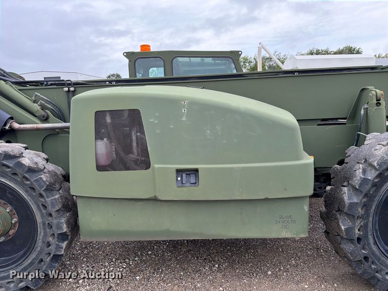 image for item FP3082 2017 Oshkosh MMV3 telehandler