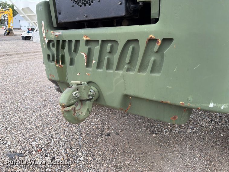 image for item FP3082 2017 Oshkosh MMV3 telehandler